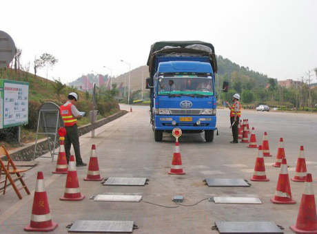 軸重秤-高速公路交警專用地磅、便攜式公路超載檢測(cè)系統(tǒng)